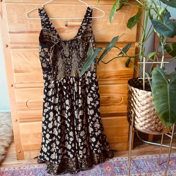 Flowy Floral Boho Dress ✨ - Picture 3 of 3